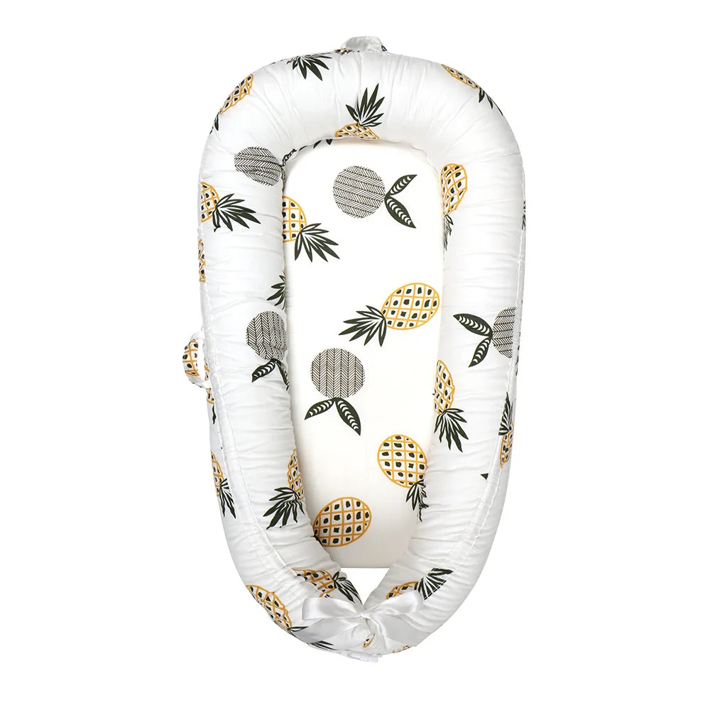 Portable Baby Nest 0-18 Months Detachable Anti-Rollover Bassinet with Cooling Mat Newborn Bed for Breastfeeding Sleep