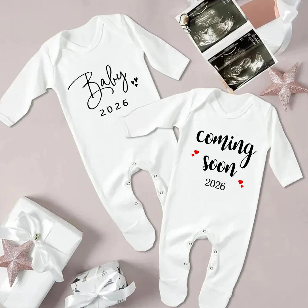 Comming Soon Baby 2026 Jumpsuit Baby Announcement Bodysuit Sleepsuit Newborn Hospital Coming Home Outfit Pregnancy Reveal Romper
