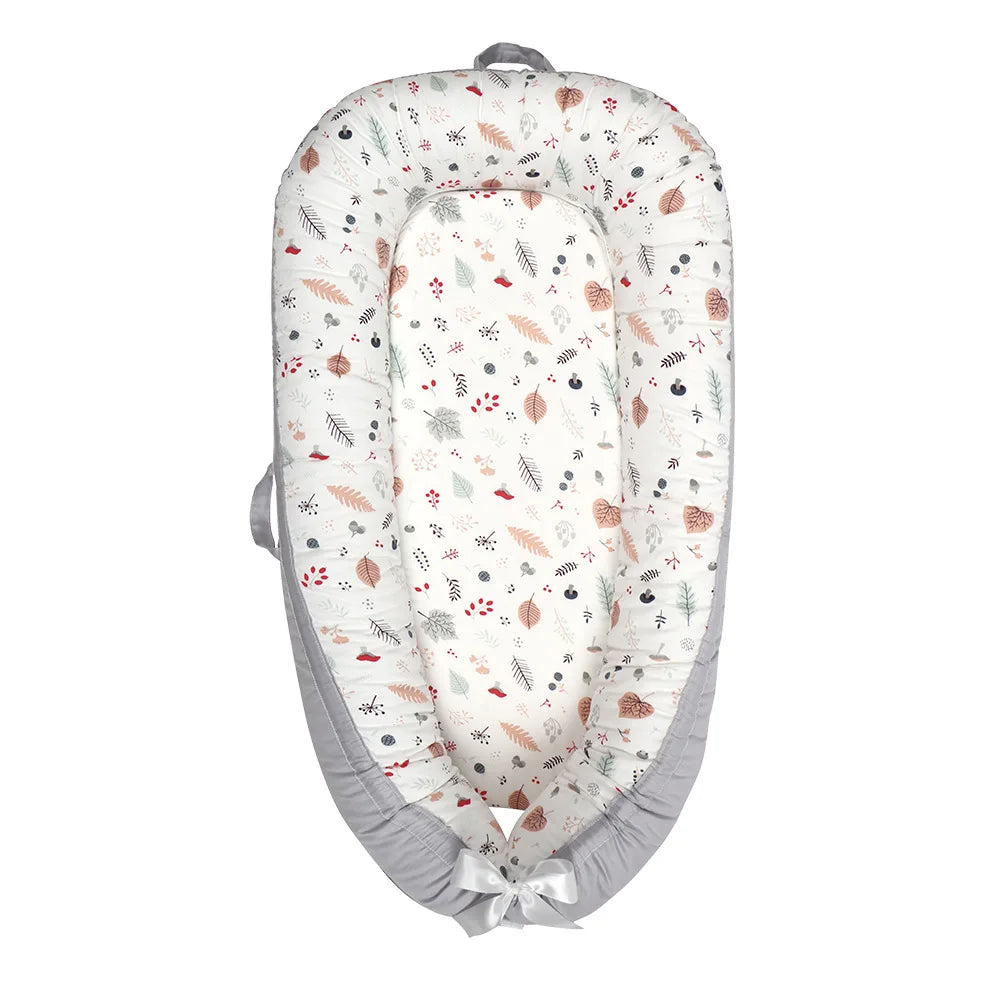 Portable Baby Nest 0-18 Months Detachable Anti-Rollover Bassinet with Cooling Mat Newborn Bed for Breastfeeding Sleep