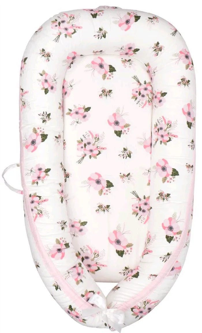 Portable Baby Nest 0-18 Months Detachable Anti-Rollover Bassinet with Cooling Mat Newborn Bed for Breastfeeding Sleep